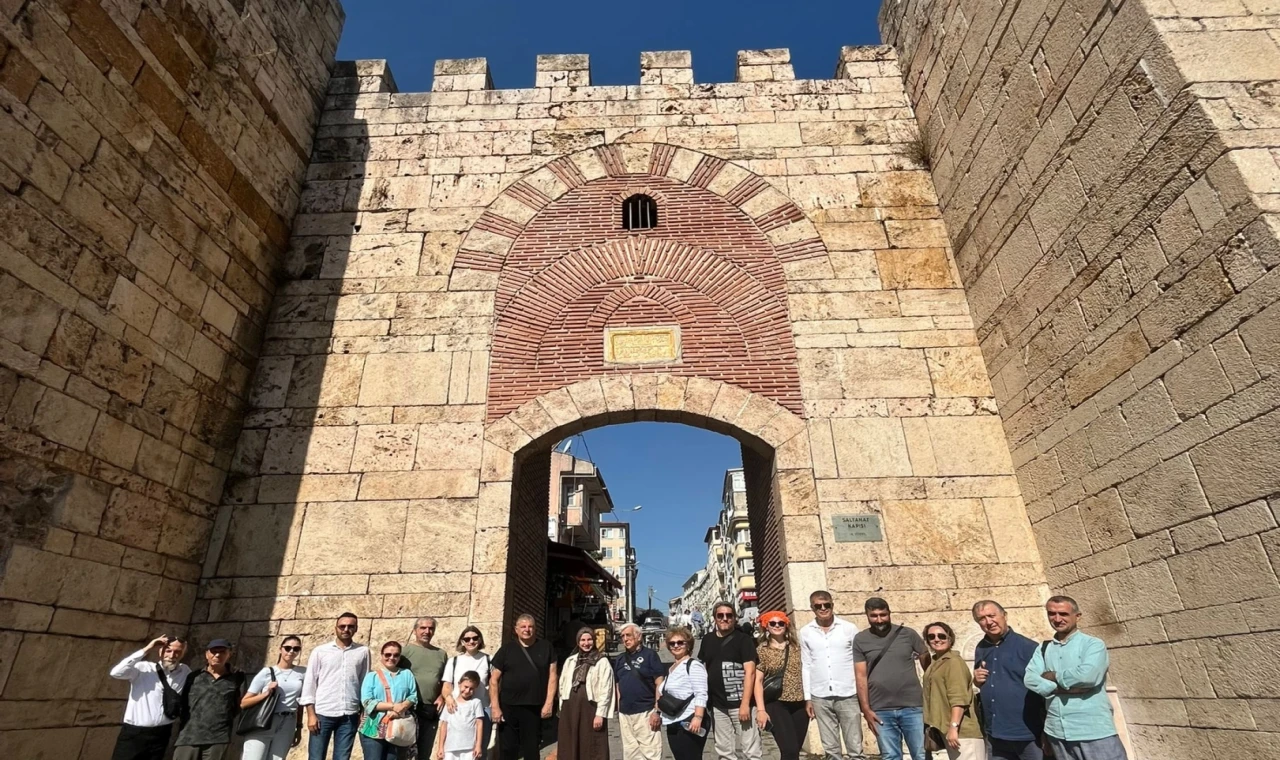 Bursa Bölgesel Turist Rehberleri’nden Hisar içi eğitim gezisi