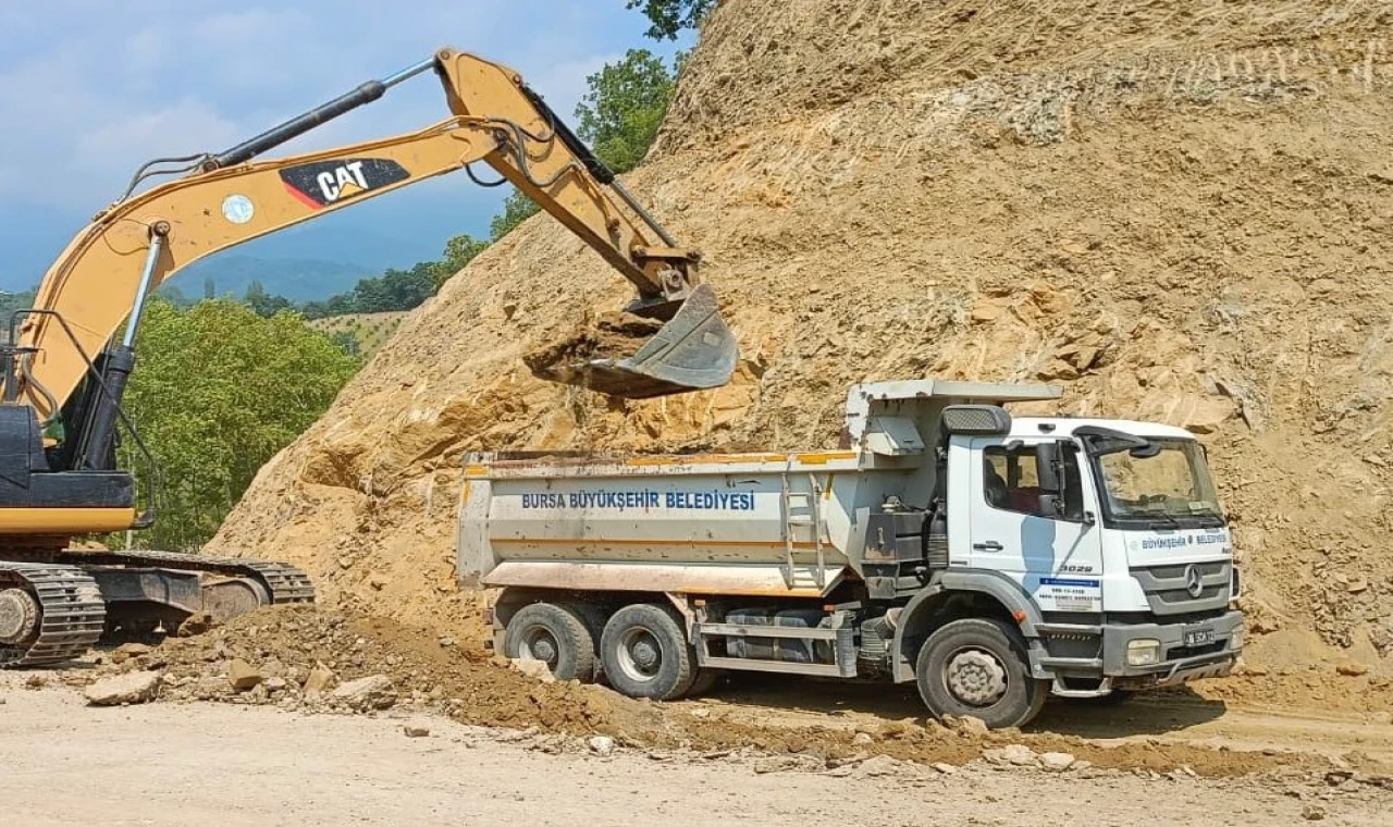 Bursa Büyükşehir’den 6 ilçenin kırsal yollarında çalışma