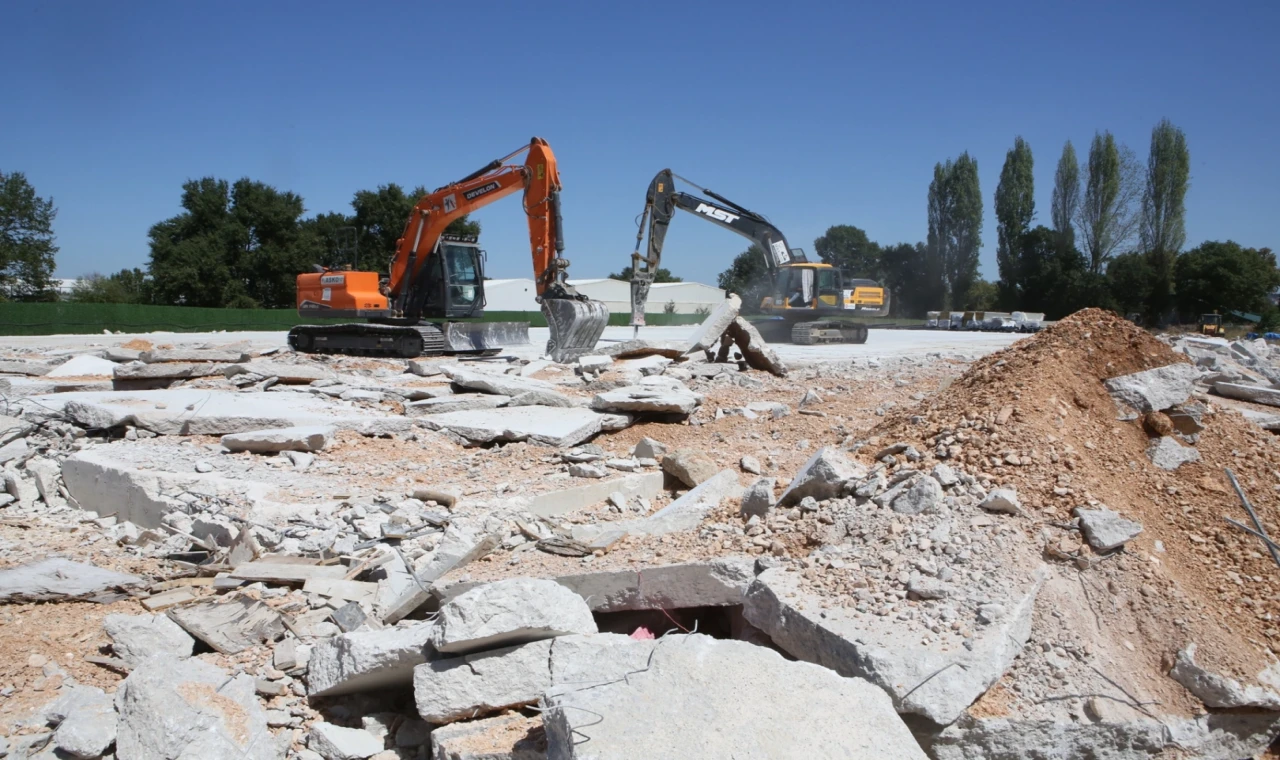 Bursa Nilüfer’de kaçak yapılara temelden müdahale
