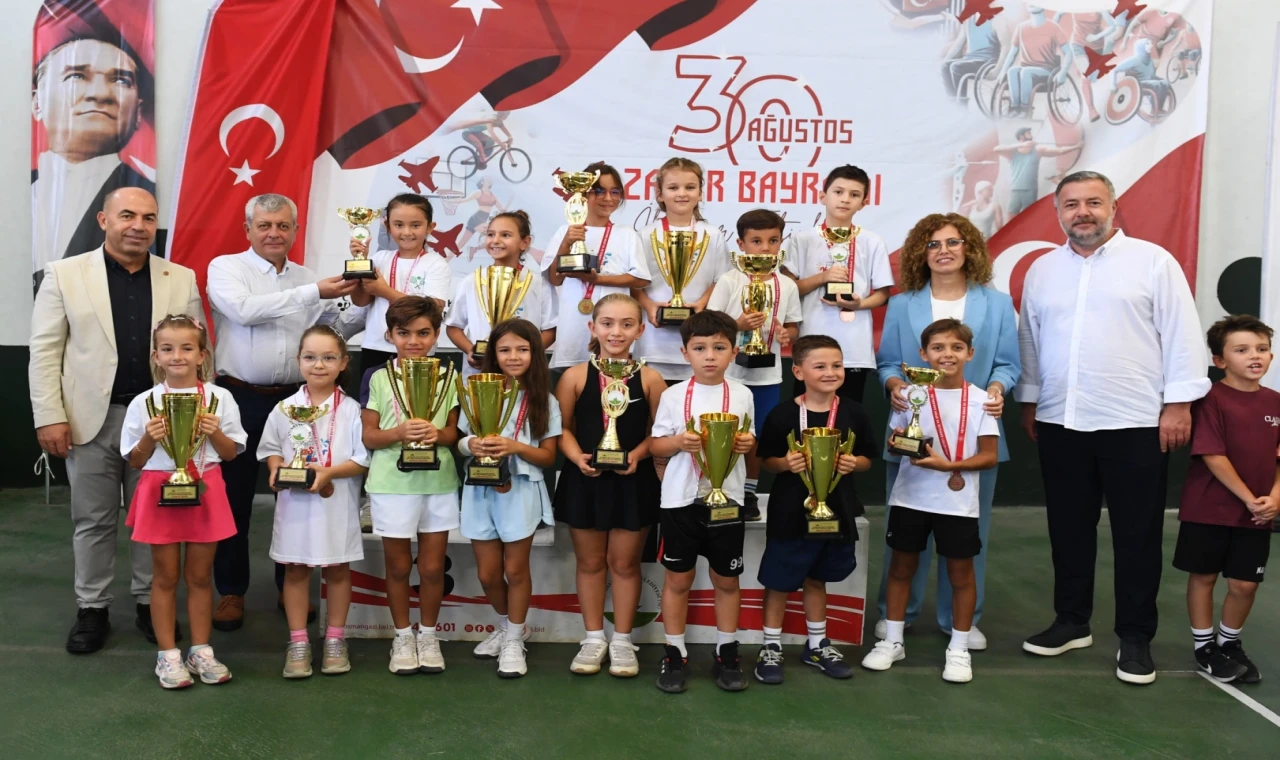 Bursa Osmangazi’de minik raketlerin kupa heyecanı