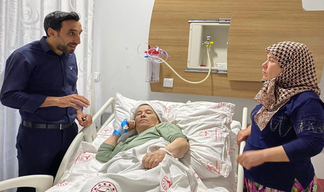 Bursa’da yangın mağduru engelli hastaya Gürsu SHM’den moral ziyareti
