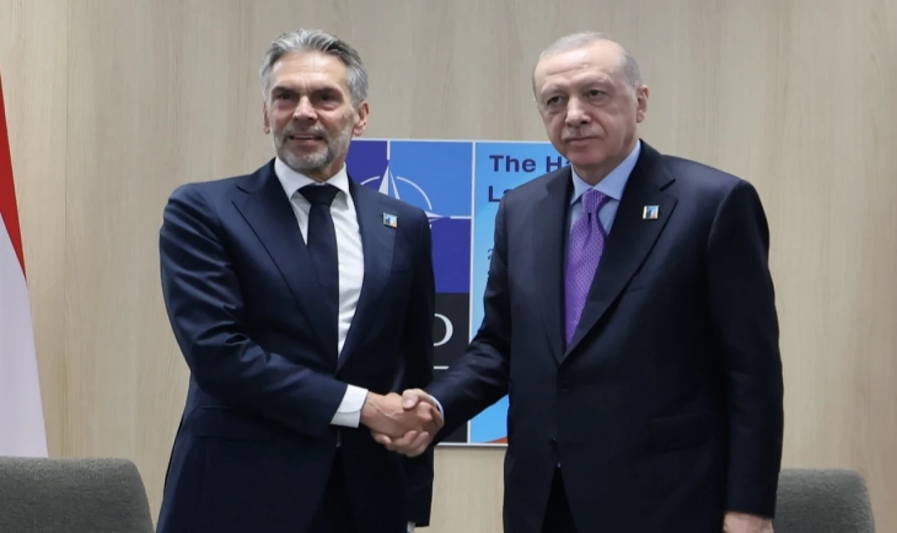 Cumhurbaşkanı Erdoğan’dan yoğun diplomasi... Putin ve Schoof ile görüştü