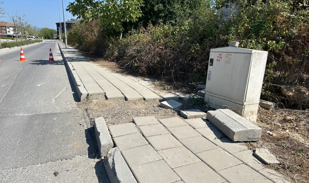 Düzce’de yeni kaldırım plansızlık kurbanı!