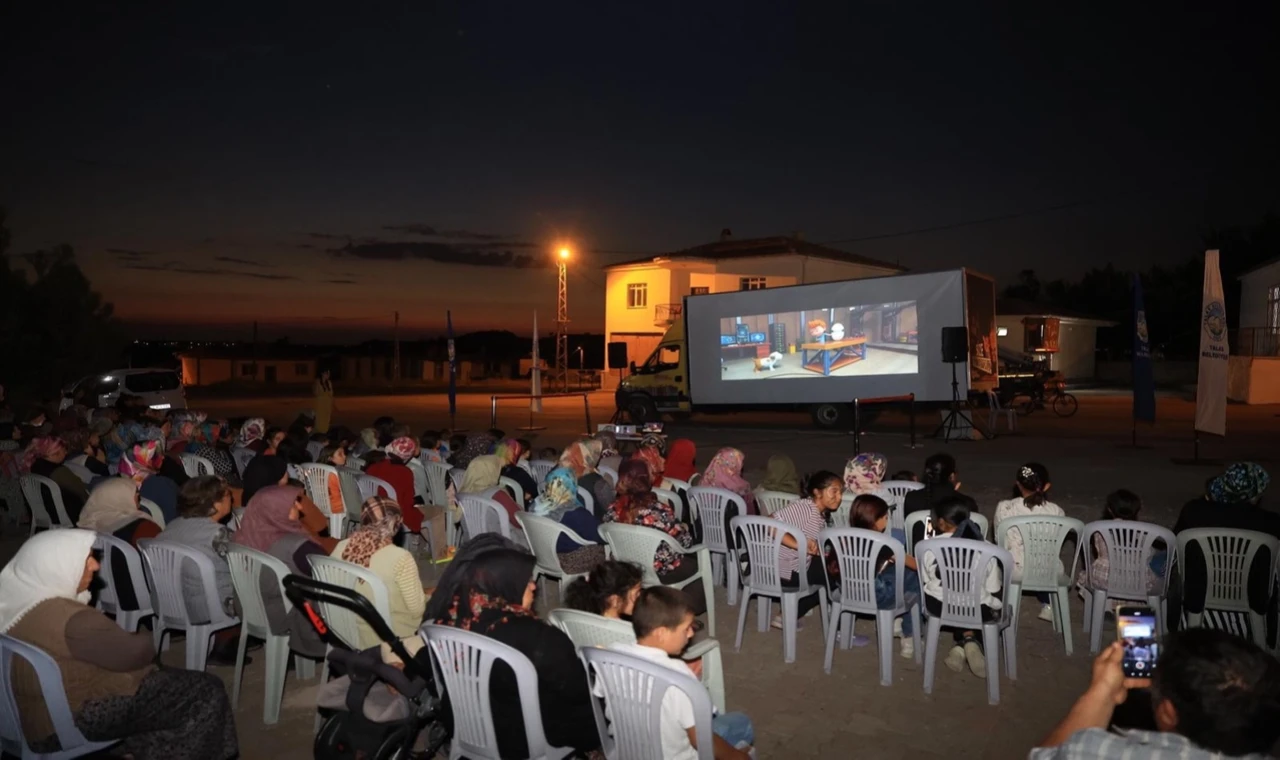 Kayseri Talas’ta ’Püfür Püfür’ yazlık sinema