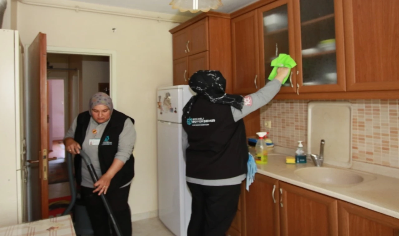 Kocaeli Büyükşehir’den 7 ayda 2 bini aşkın ev temizliği