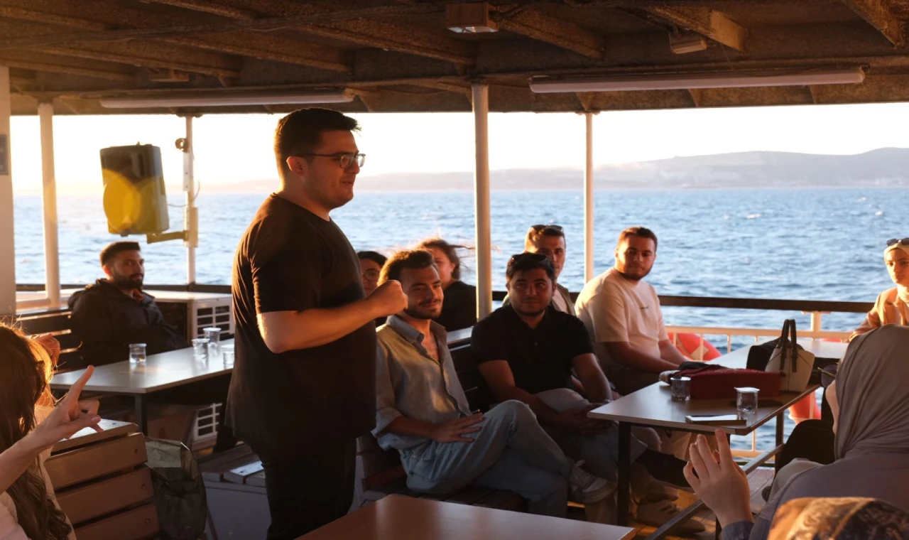 Kocaeli’de ’Kılavuz Kariyer’ öğrencilerine mehtap turu