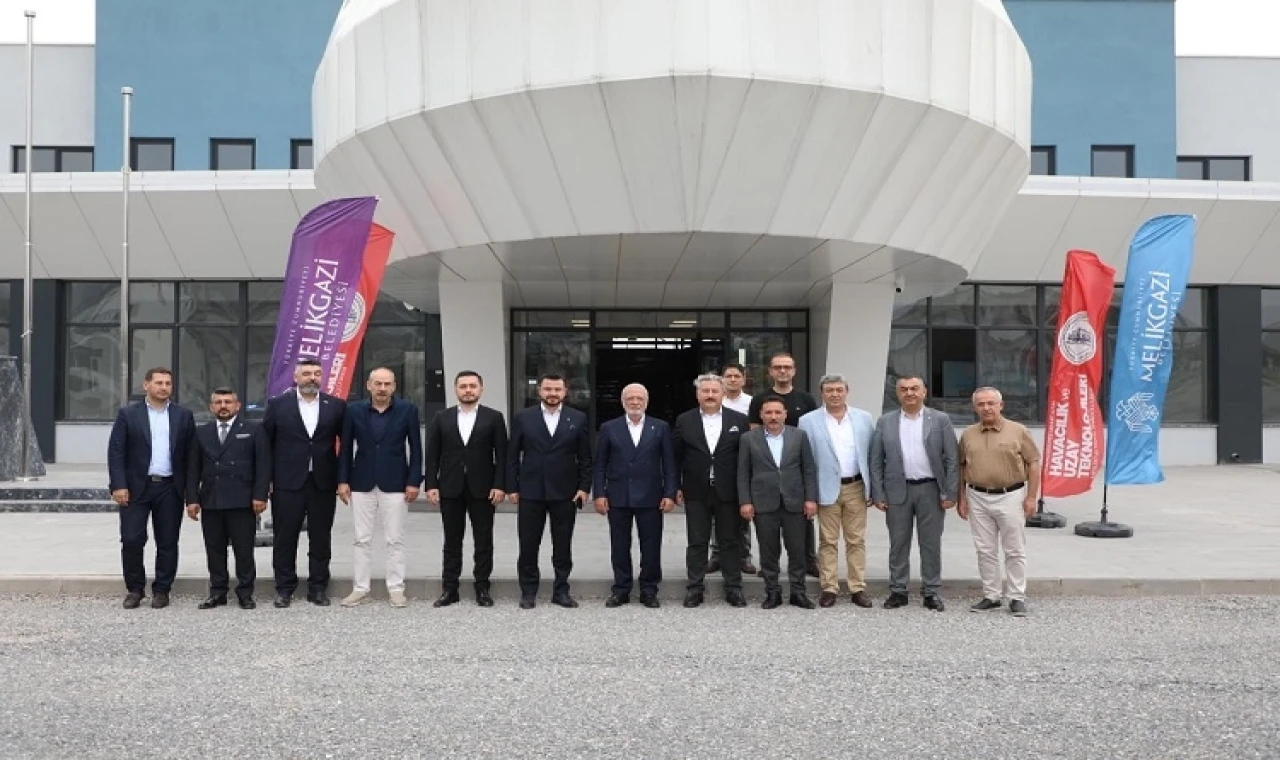 Mustafa Elitaş’tan Kayseri Melikgazi Havacılık Lisesi’ne tam not