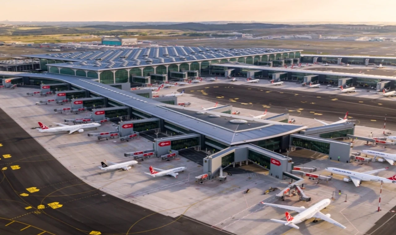 Temmuz’da 1,3 milyon yolcu İzmir’den havalandı