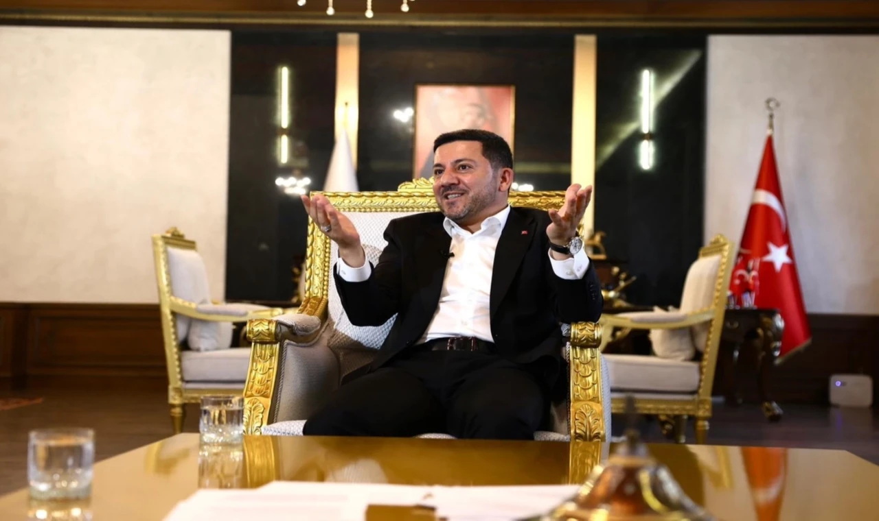 Üniversiteyi kazanan adaylara Rasim Arı’dan tebrik