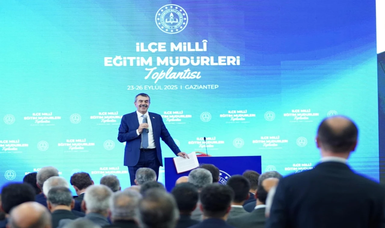 Bakan Tekin, Gaziantep’te ilçe müdürlerini dinledi