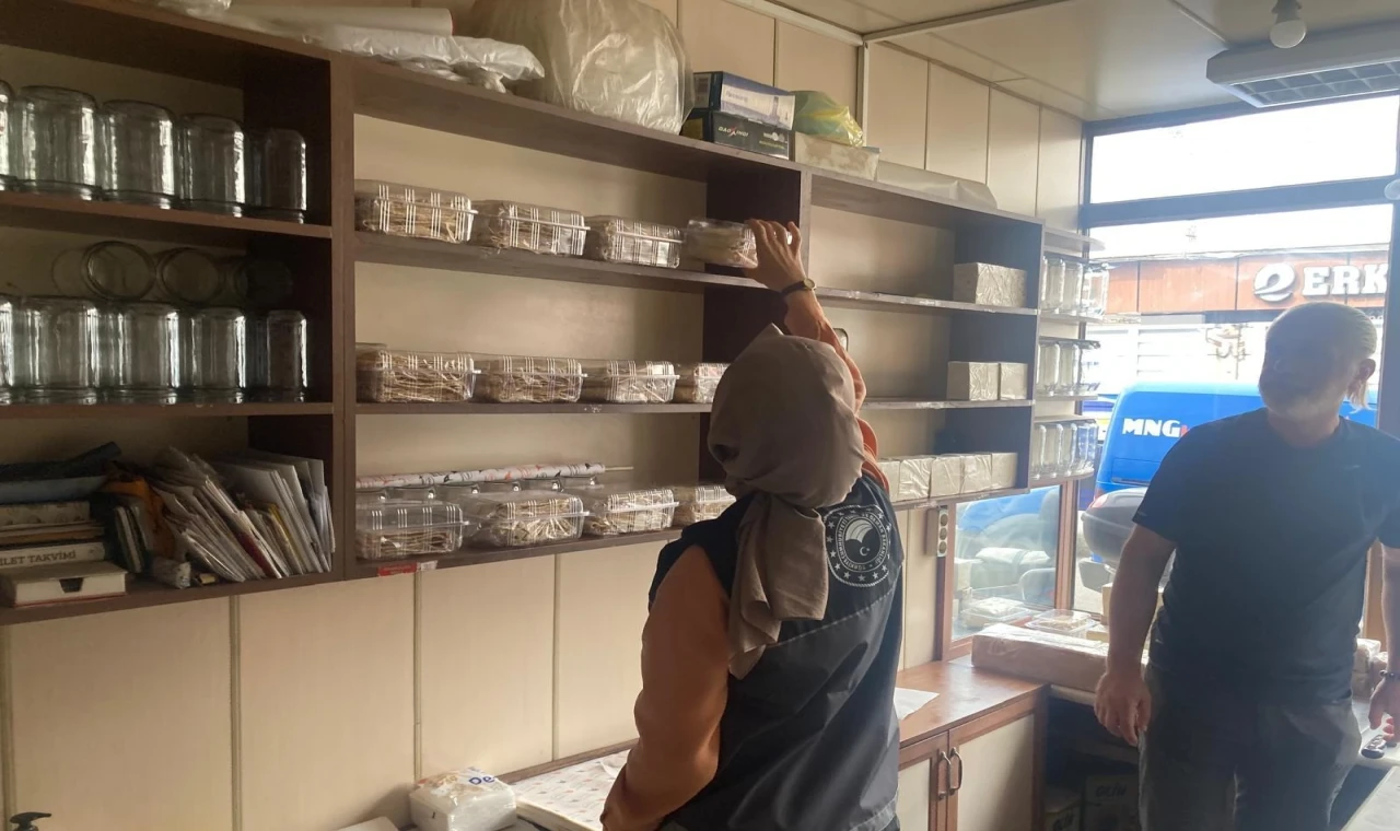 Bilecik Pazaryeri’nde gıda denetimleri sürüyor
