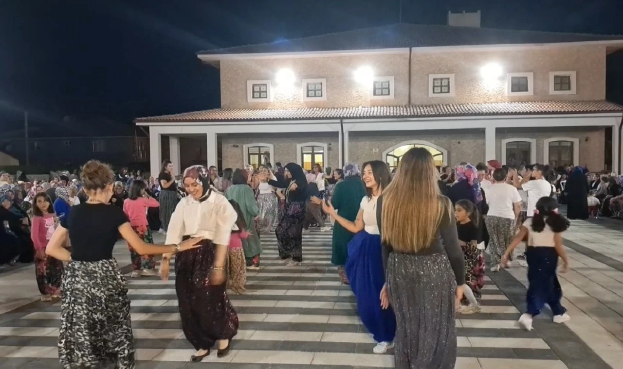 Bilecik Pazaryeri’nde şalvar gecesinde buluştular
