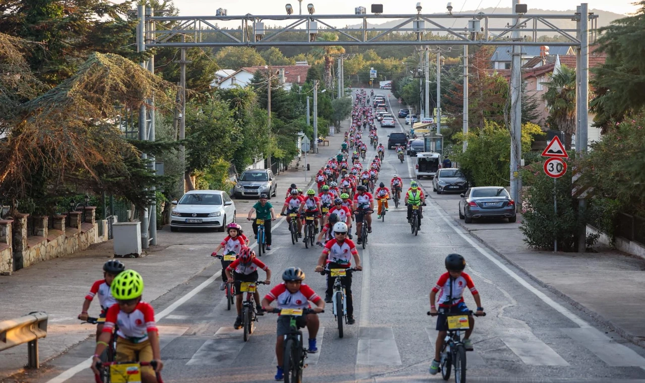 Bisiklet tutkunları Kocaeli’de pedal çevirdi