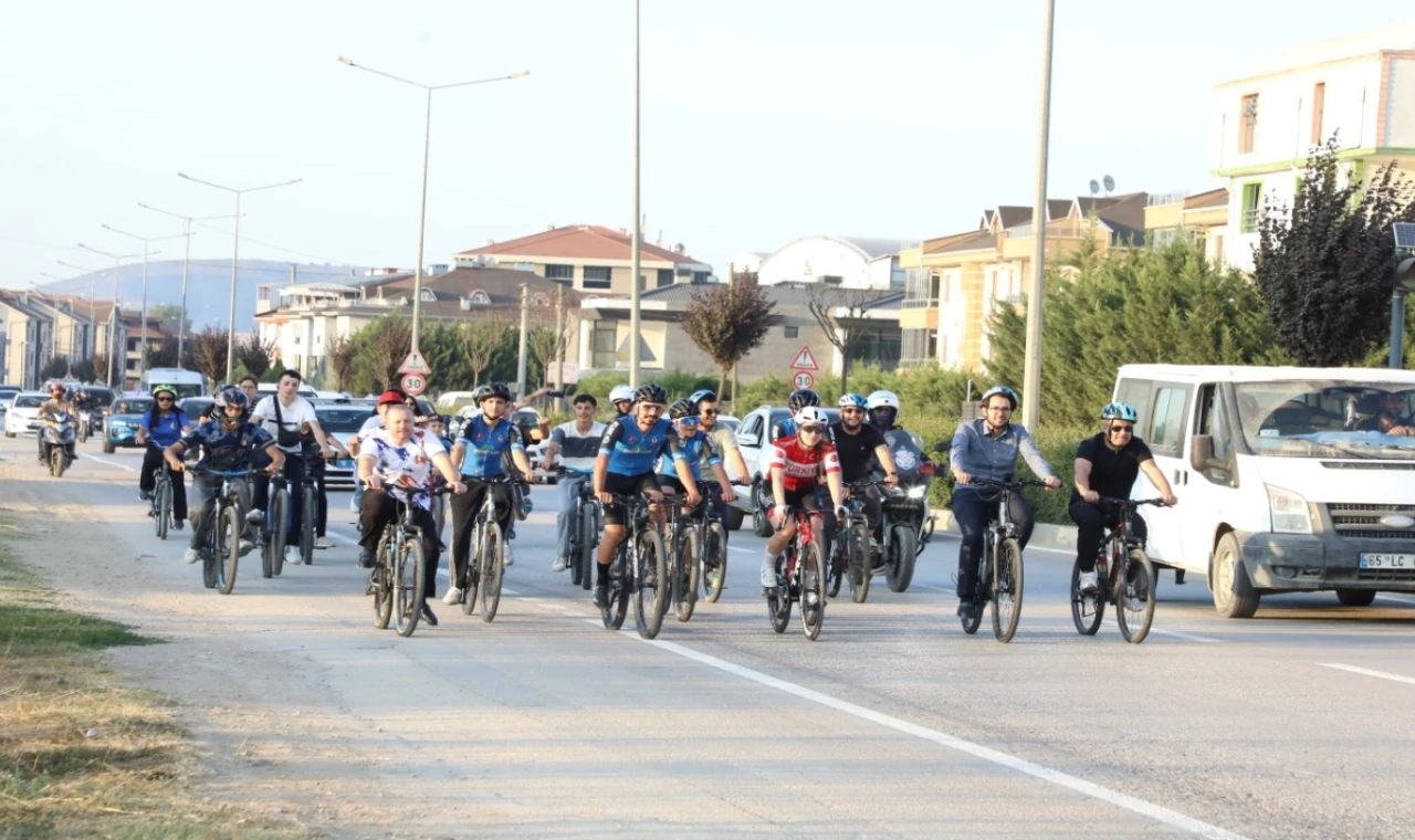 Bursa İnegöl’de pedallar ’Zaferden Kurtuluşa’ çevrildi