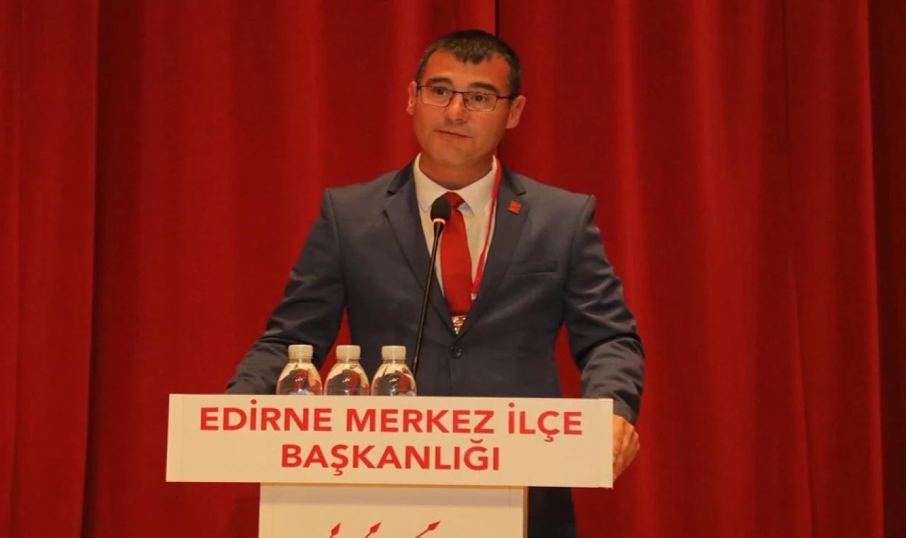 CHP Edirne Merkez İlçe Başkanlığı’nda bayrak Volkan Akgüngör’de
