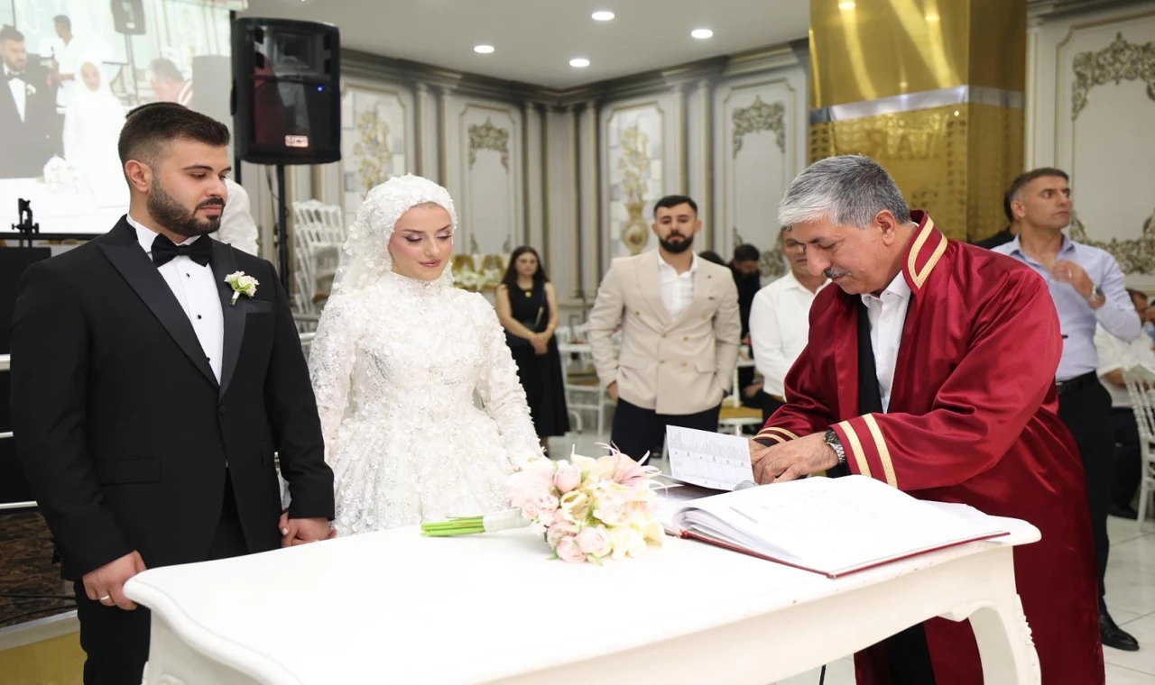 Dilovası’nda Yaşar ve Tiryaki ailelerinin mutlu günü