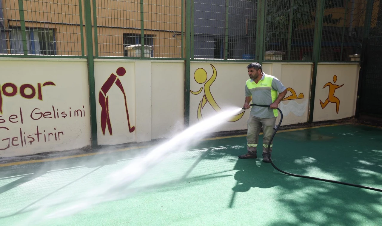 İstanbul Bakırköy’de okullar yeni döneme hazır