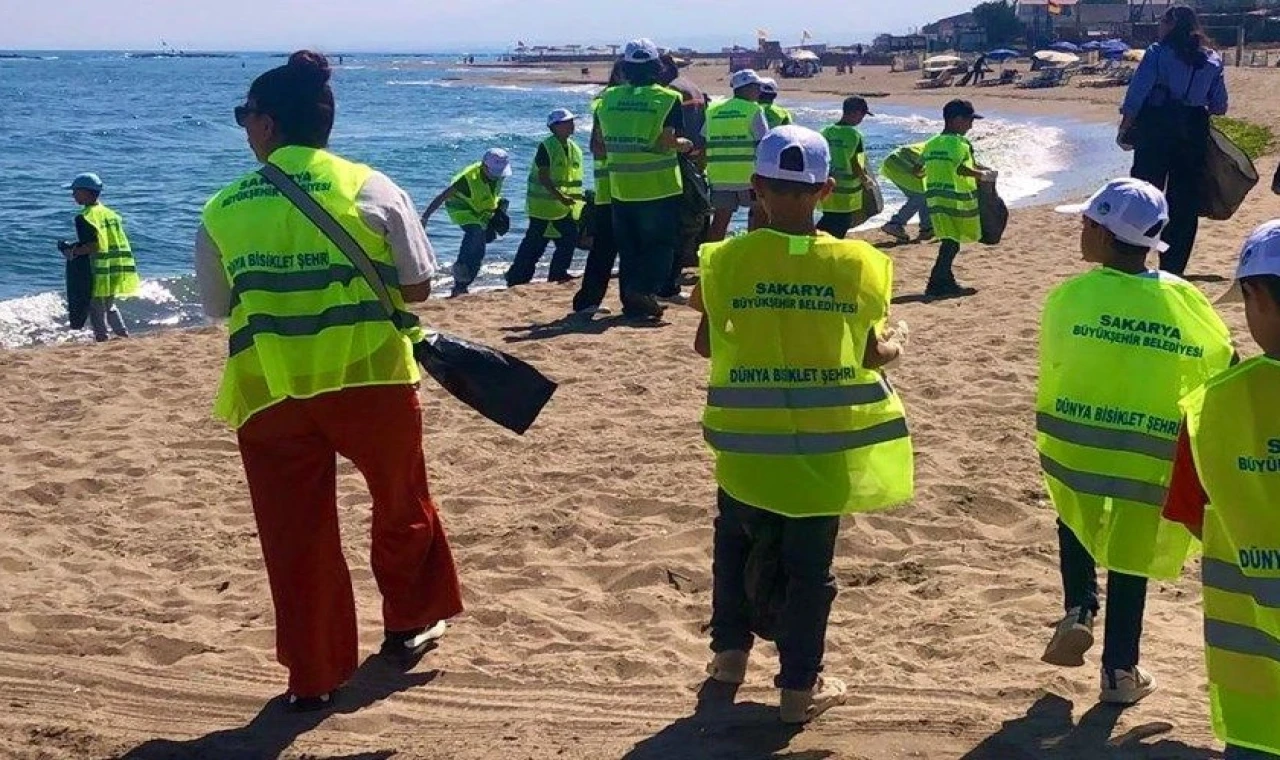 İsveç’teki ‘plogging’ akımı Karasu Sahili’nde