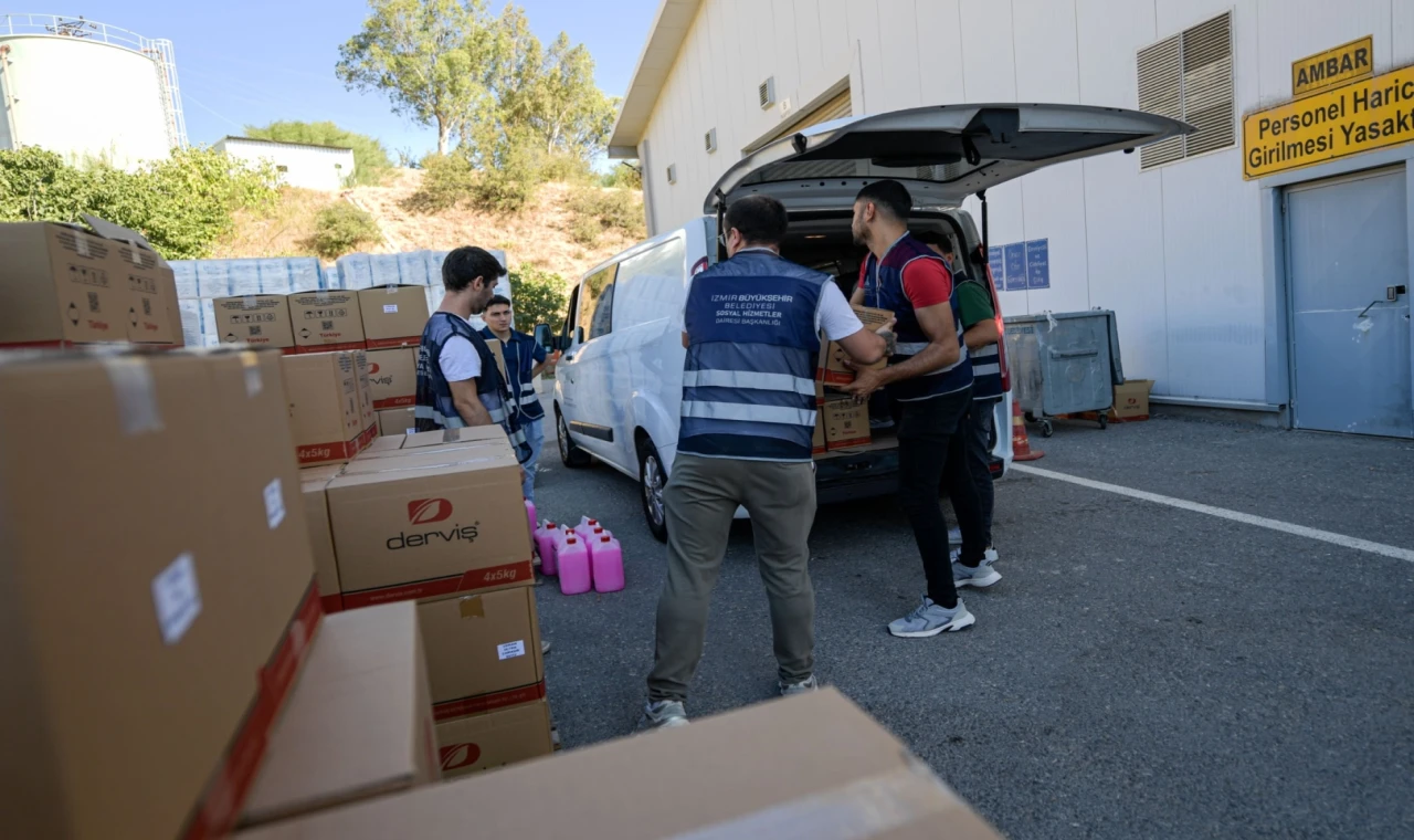 İzmir Büyükşehir’den okullara hijyen seti desteği