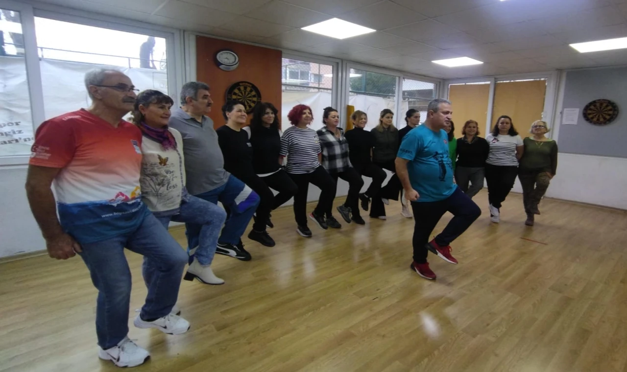 İzmir Karşıyaka’dan halk oyunları daveti