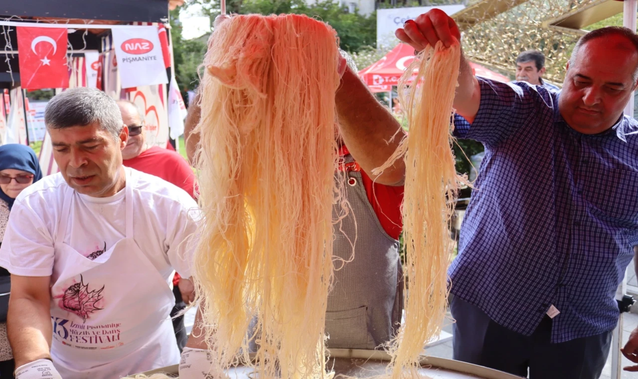 İzmit’te Pişmaniye Festivali 3’üncü gününde coşkuyla sürüyor
