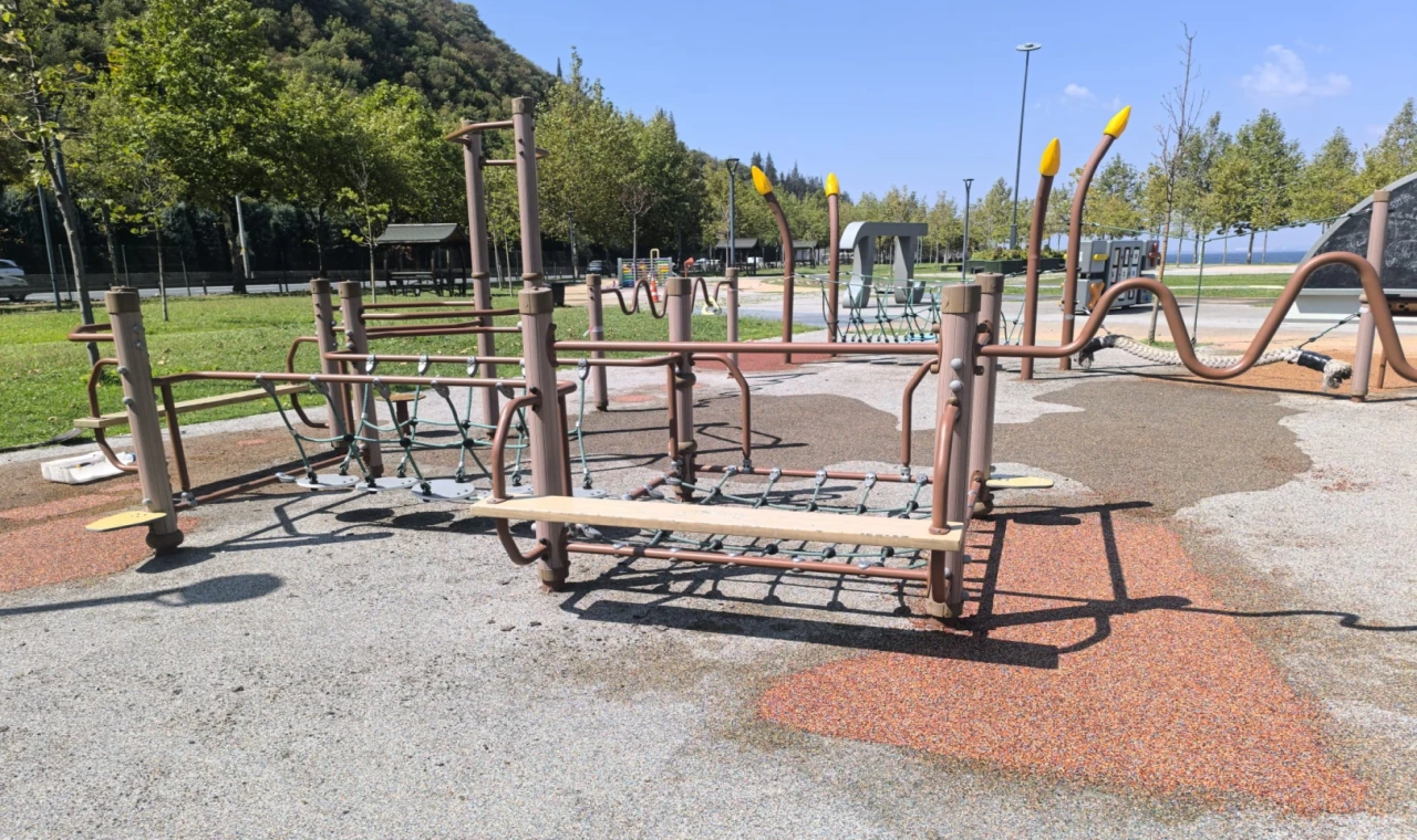 Karamürsel Ereğli Aktif Park’ın zemini yenilendi