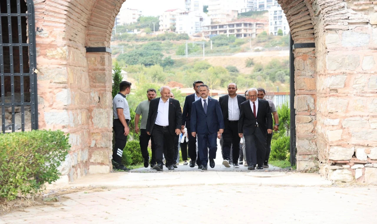 Kocaeli Valisi Aktaş’tan Eskihisar Kalesi ve Osman Hamdi Bey Müzesi’ne inceleme