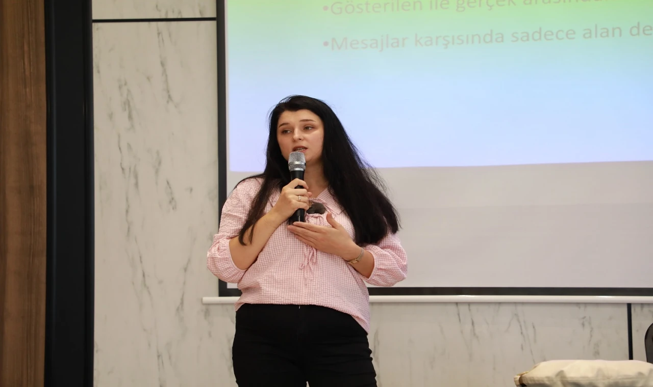 Konya Karatay’da ’hoş kubbe’de çocuklar eğleniyor ailelere öğreniyor