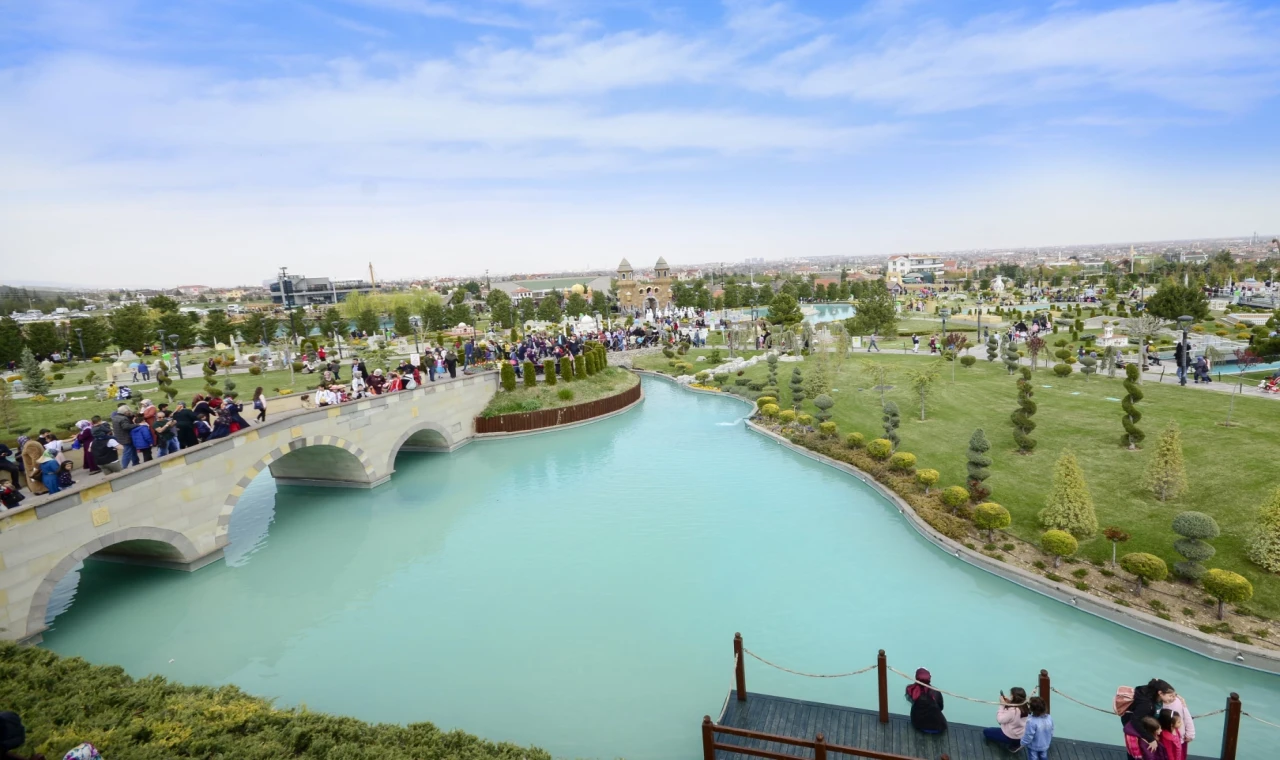 Konya Meram’ın efsane parkı yaza damga vurdu