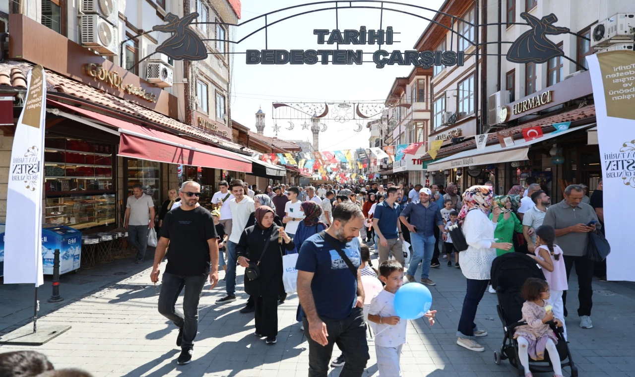 Konya’da Başkan Altay’dan esnafa teşekkür