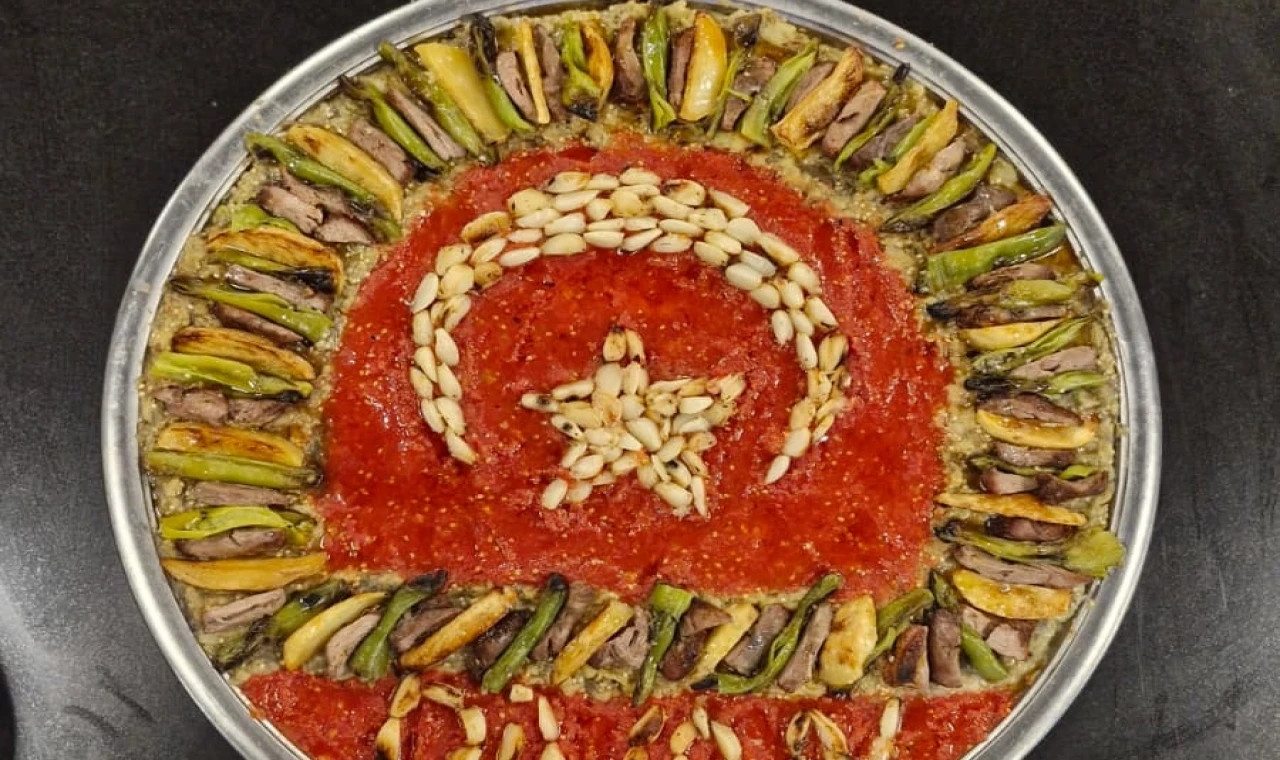 MasterChef Efe’den Türk bayrağı figürlü Tokat Kebabı!