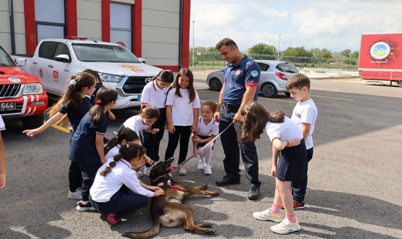 Sakarya İtfaiyesi’nden miniklere afet bilinci