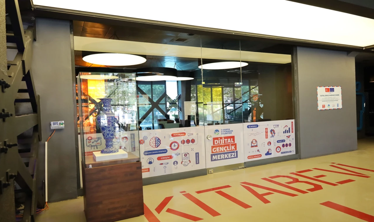 Sakarya’da ’Dijital Gençlik’ kapılarını açtı