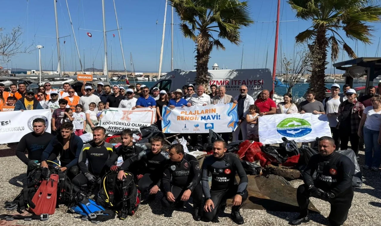 Urla’da kıyı ve deniz temizliği yapıldı.. Araba lastiği bile çıktı!