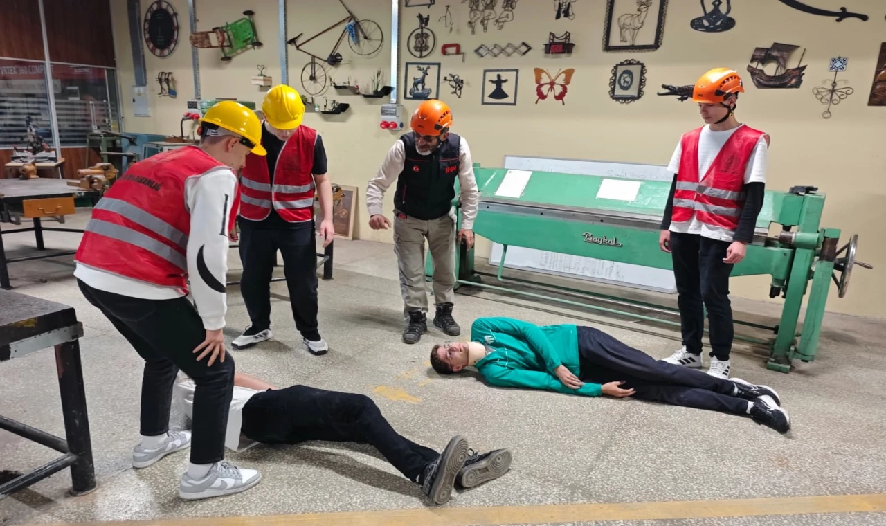 Afet farkındalığında Bursa’dan gerçeği aratmayan tatbikat
