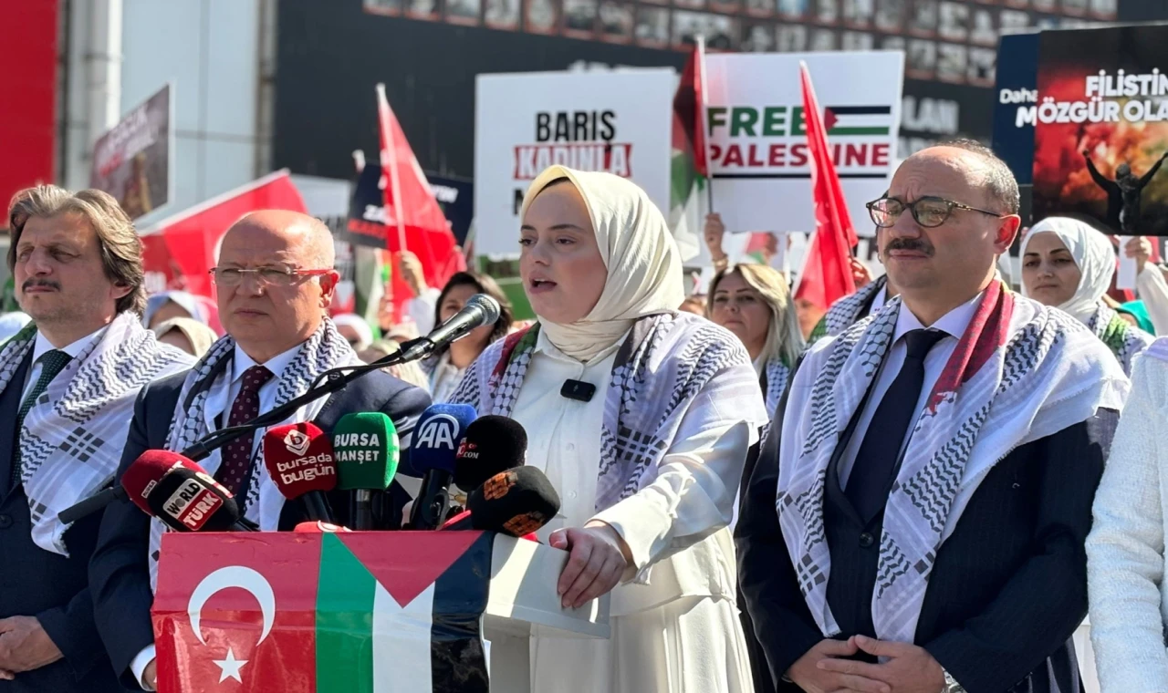 AK Parti Kadın Kolları’ndan 81 ilde ’Gazze İçin Sessiz Çığlık’
