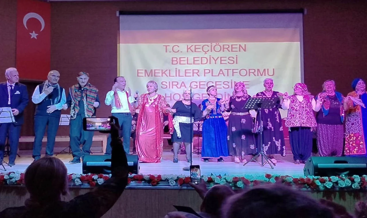 Ankara Keçiören’de emeklilerin ’sıra’ coşkusu