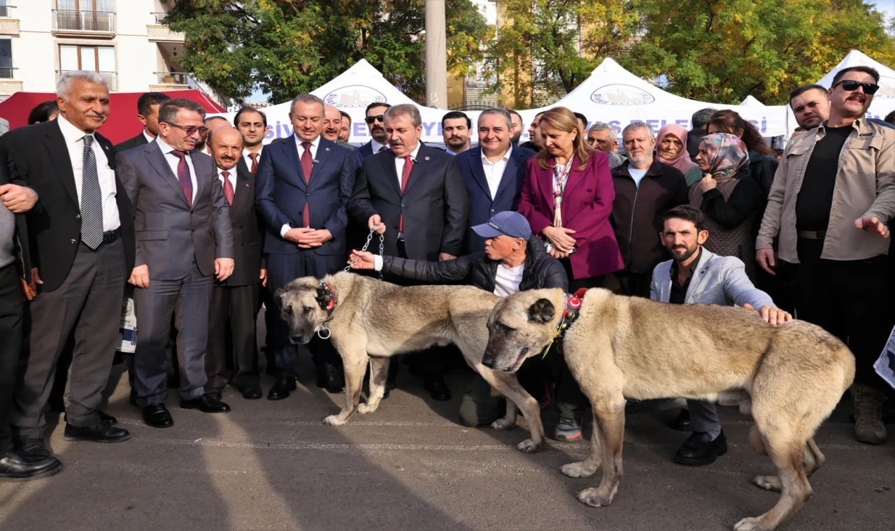 Ankara Keçiören’de ’Sivas Günleri’ coşkusu