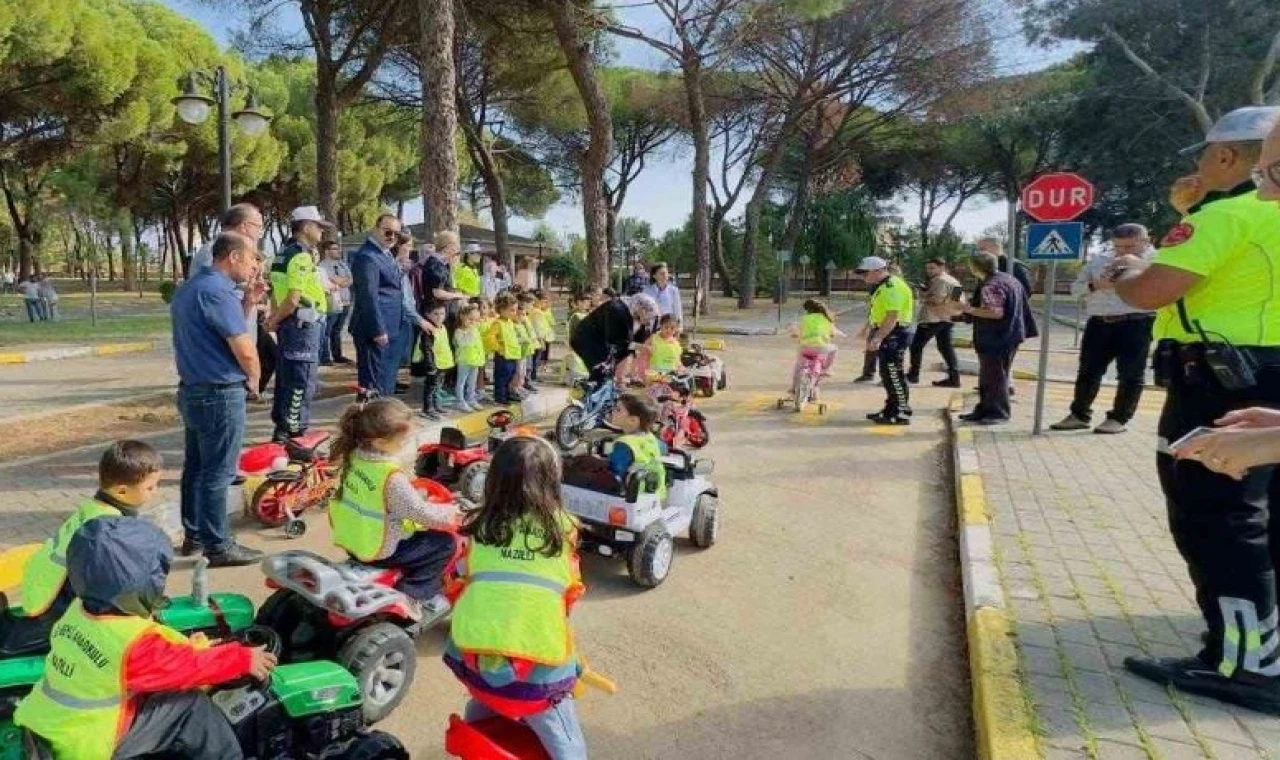 Aydın Nazilli’de minik trafik dedektifleri iş başında