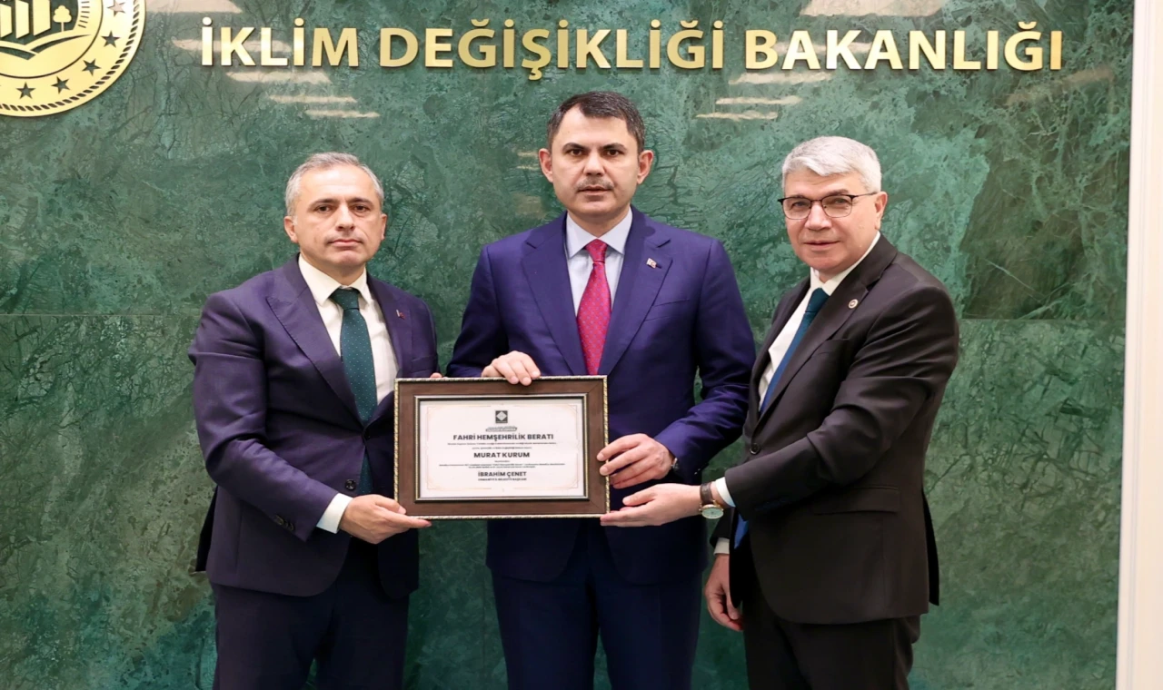 Bakan Kurum’a bir fahri unvan da Osmaniye’den