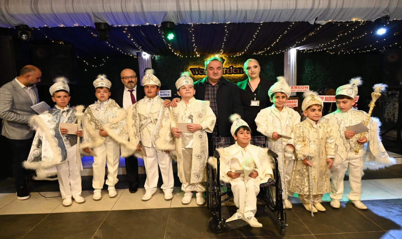 Bilecik Bozüyük’te 65 çocuk erkekliğe ilk adım attı