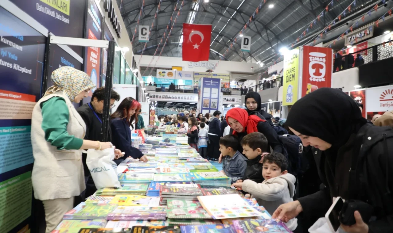 Bursa İnegöl 9. kez ’Kitap Günleri’ne kapı açtı