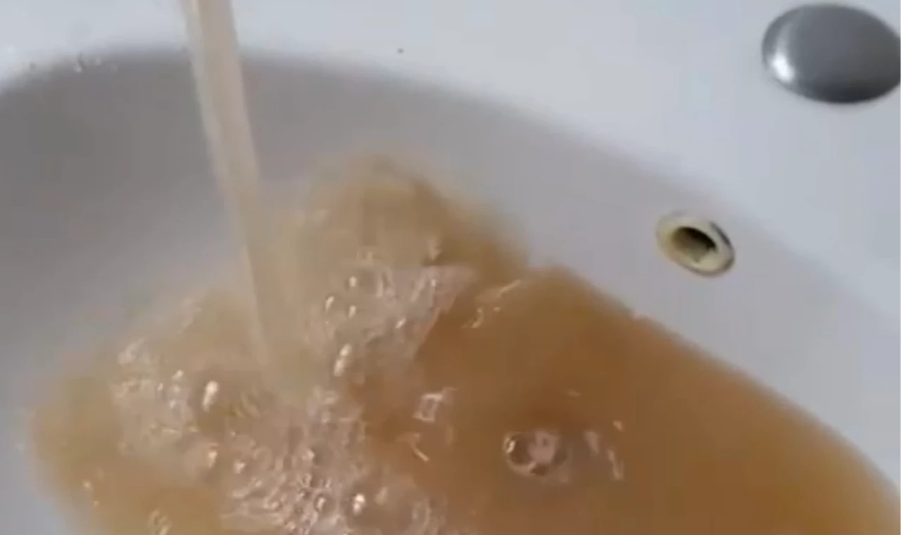 Düzce’de her yağış sonrası musluktan çamur isyanı!