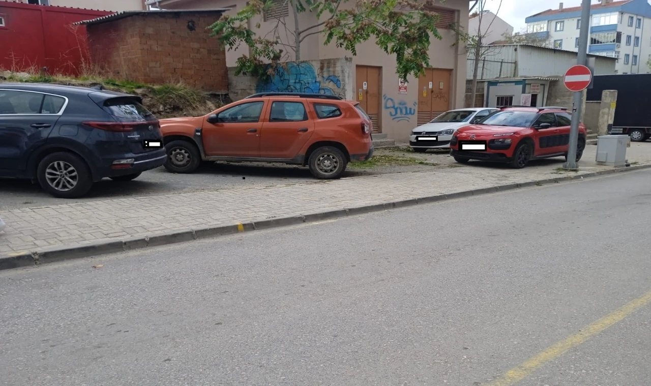 Edirne Keşan’da kaldırım işgalleri bitmiyor!