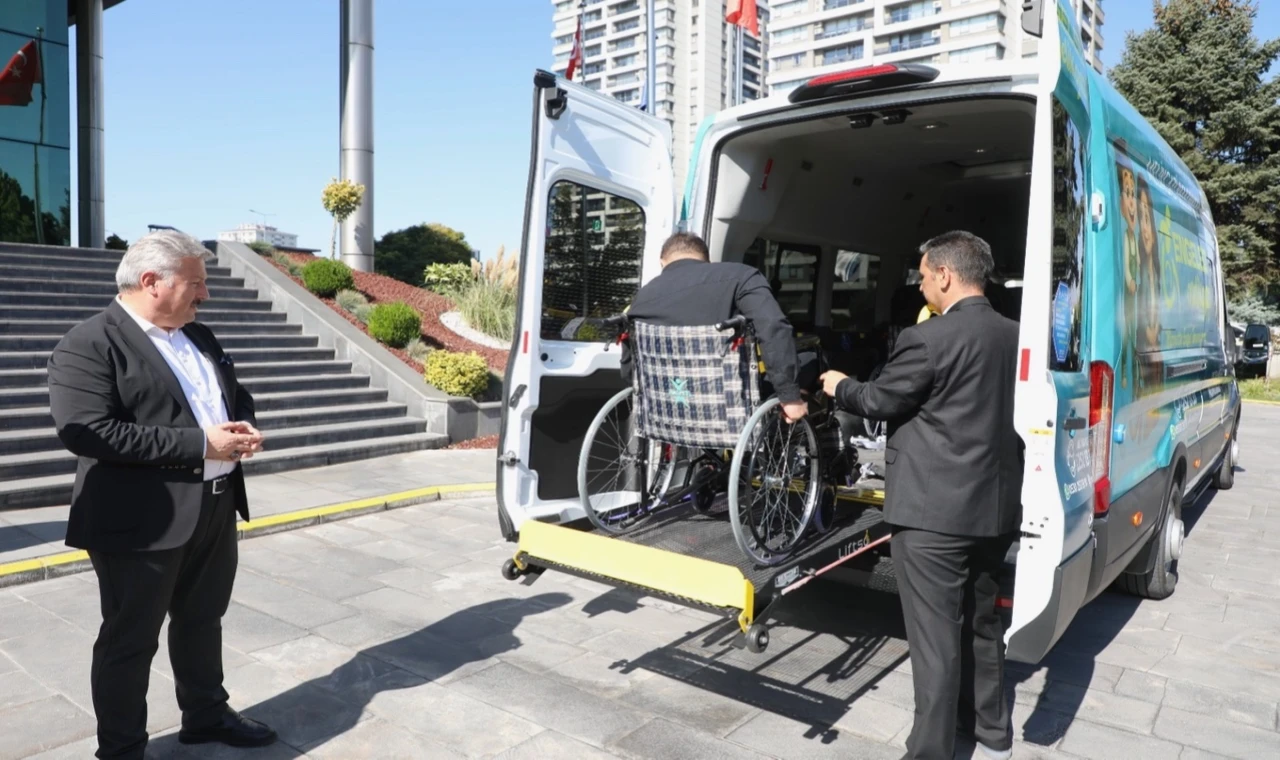 Engelsiz belediyeden ’Engelsiz Melikgazi’ minibüsü