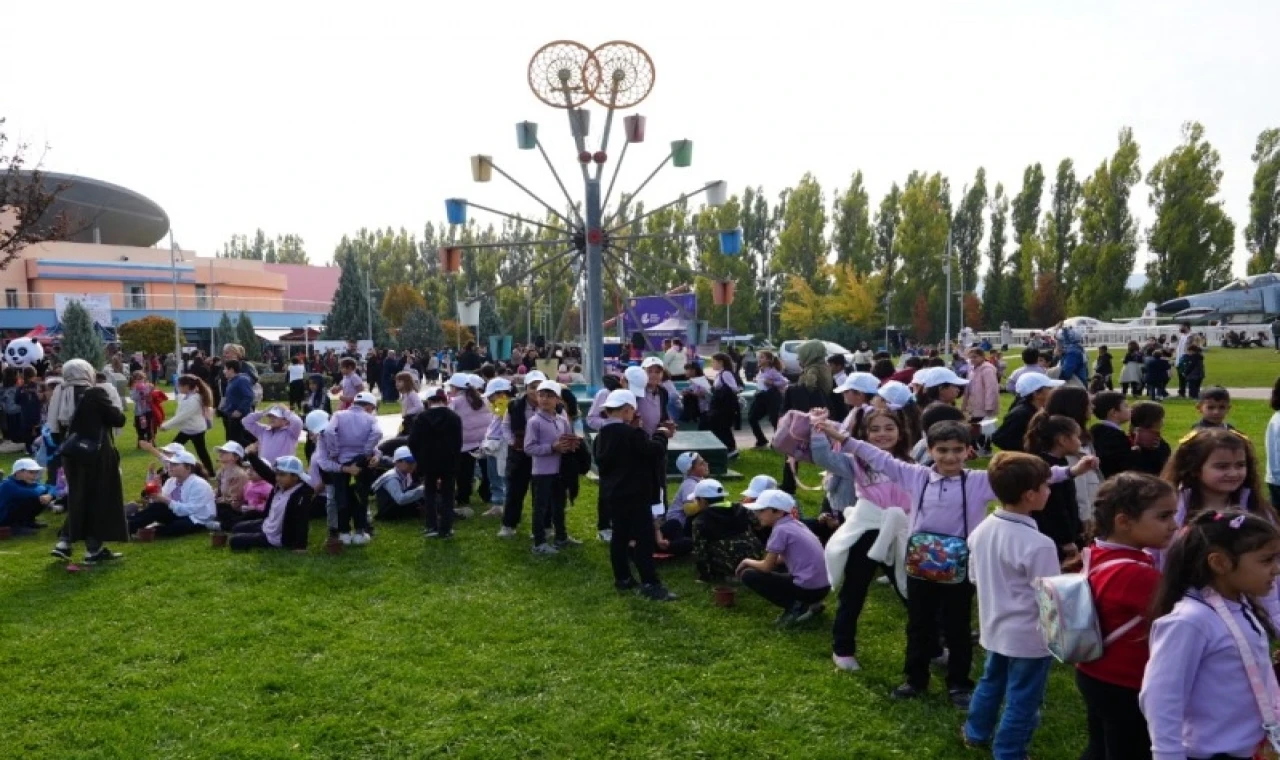 Eskişehir’de bilim şöleni başladı