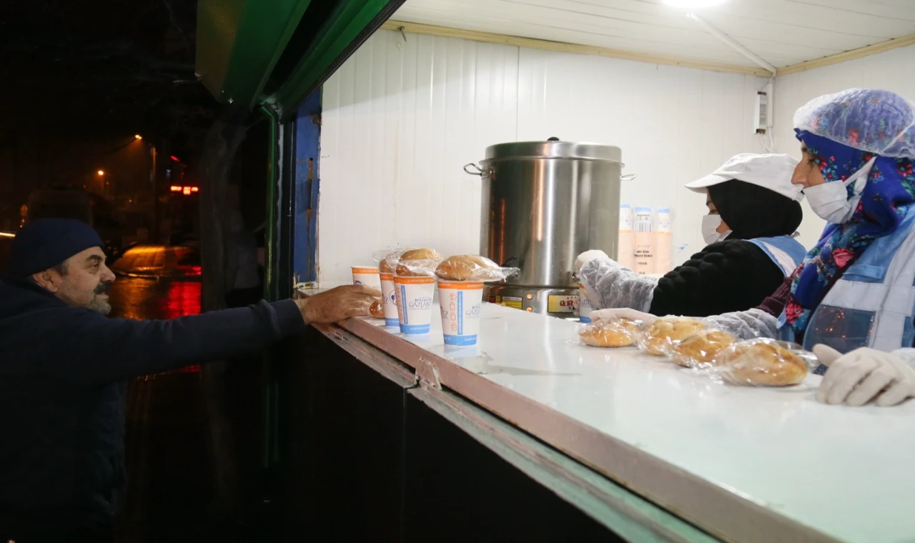 Gaziantep’te 40 noktada sıcak çorba