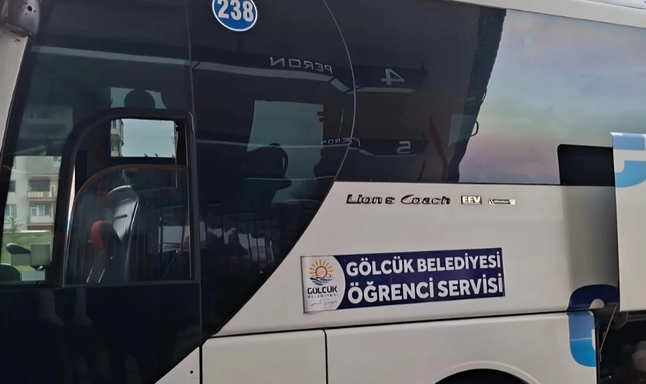 Gölcük’ten üniversitelilere ücretsiz ulaşım desteği