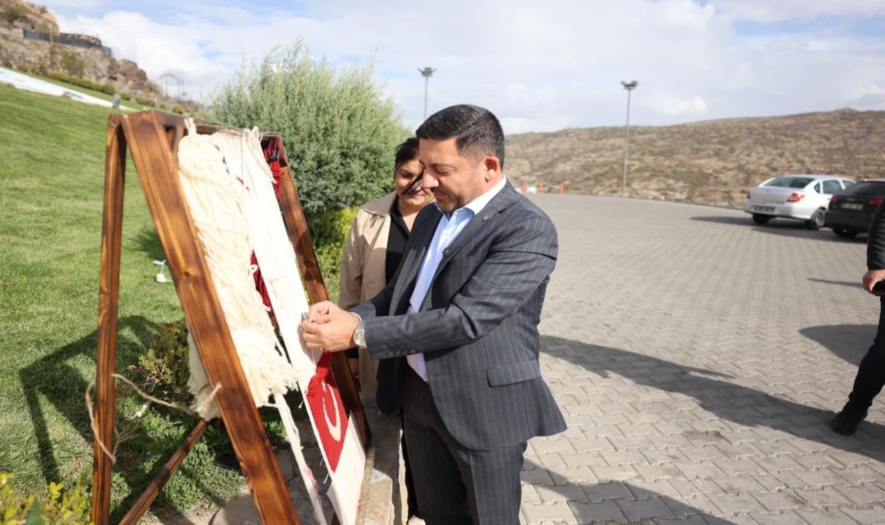 “İlmek İlmek Türkiye” projesinde son ilmek Başkan Arı’dan