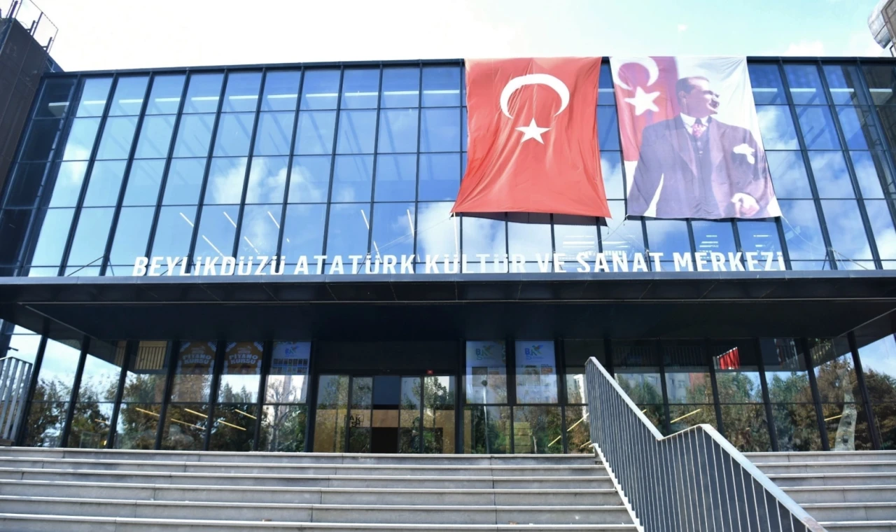 İstanbul Beylikdüzü’nde kültür sanat ’Ekim’i!